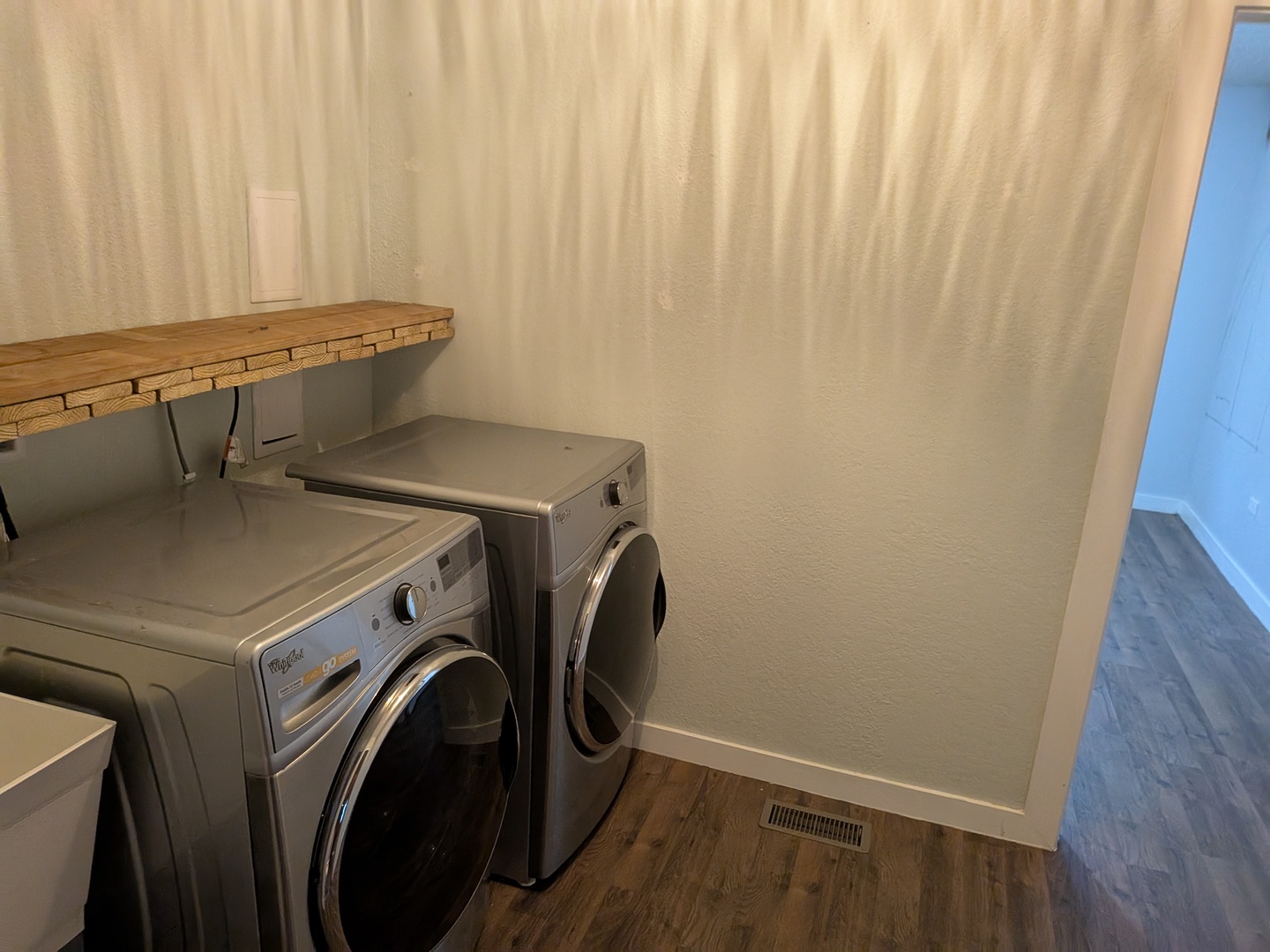 42 Rushmore Road, Fox Lake, IL 60020