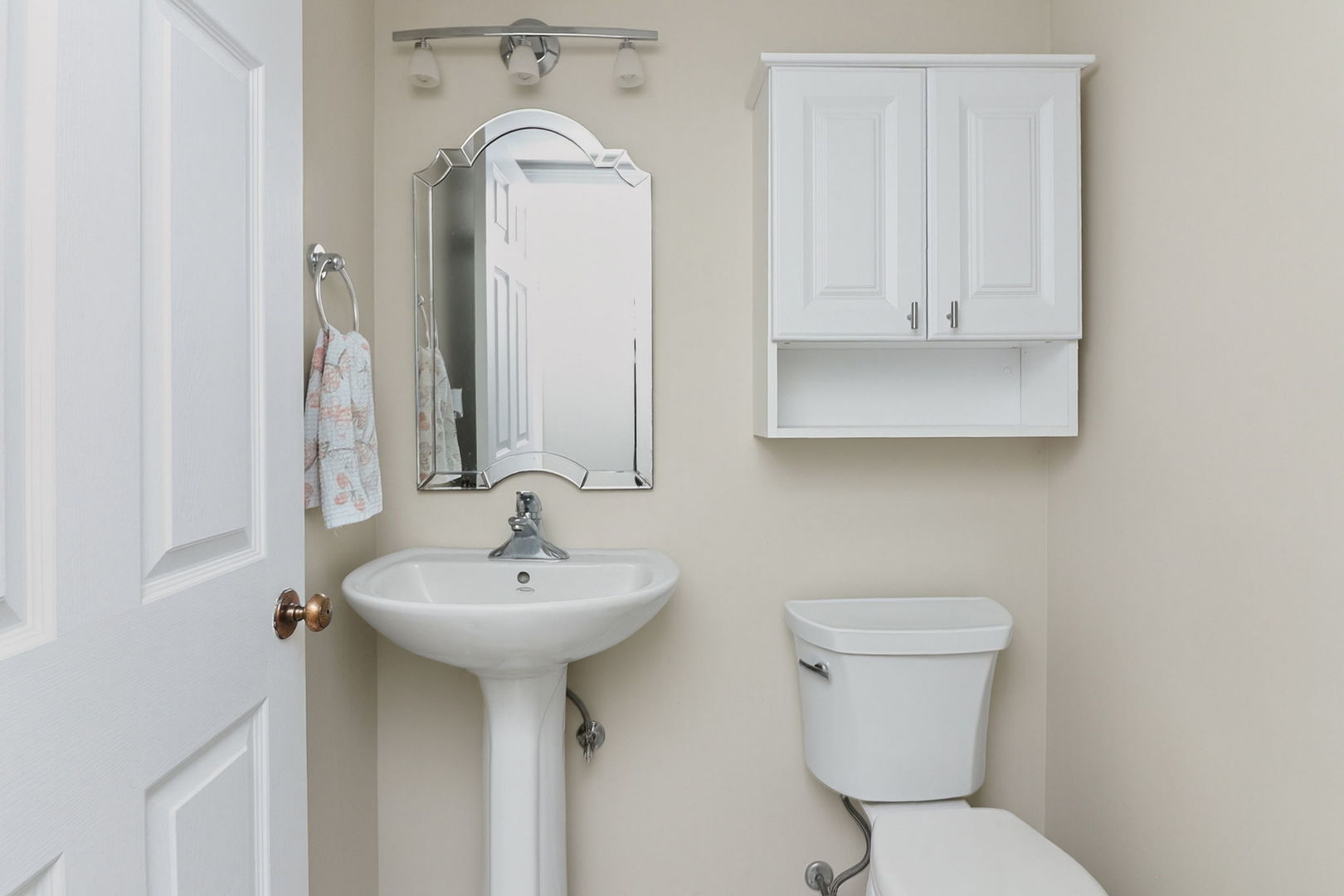 2238 Appleby Drive, Wheaton, IL 60189