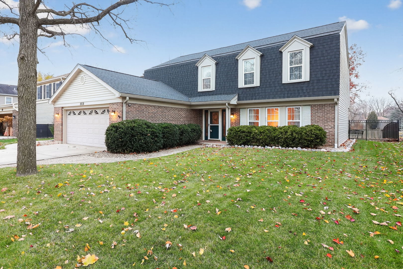 2238 Appleby Drive, Wheaton, IL 60189