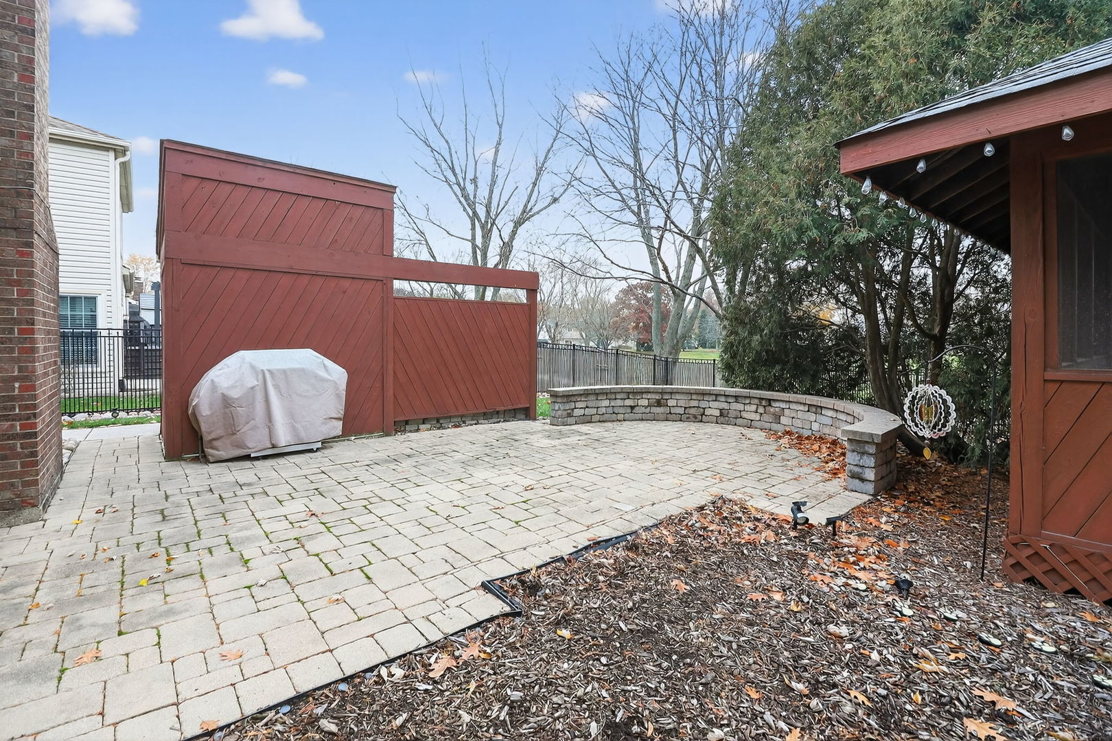 2238 Appleby Drive, Wheaton, IL 60189