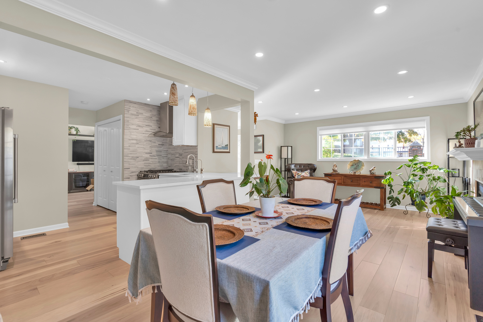 473 Le Parc Circle, Buffalo Grove, IL 60089