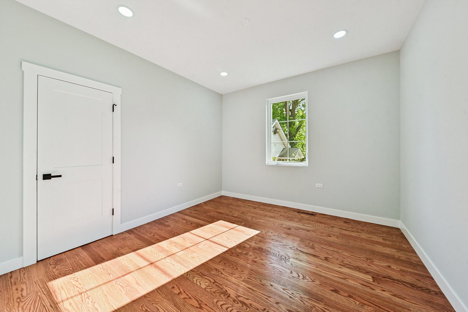 526 N Harvard Avenue, Villa Park, IL 60181