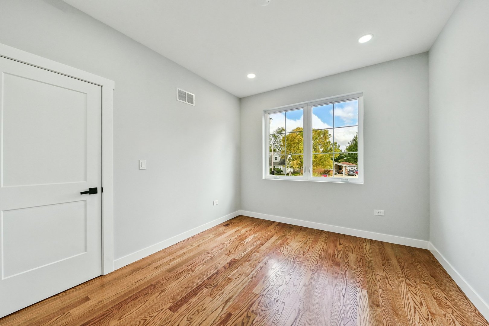 526 N Harvard Avenue, Villa Park, IL 60181