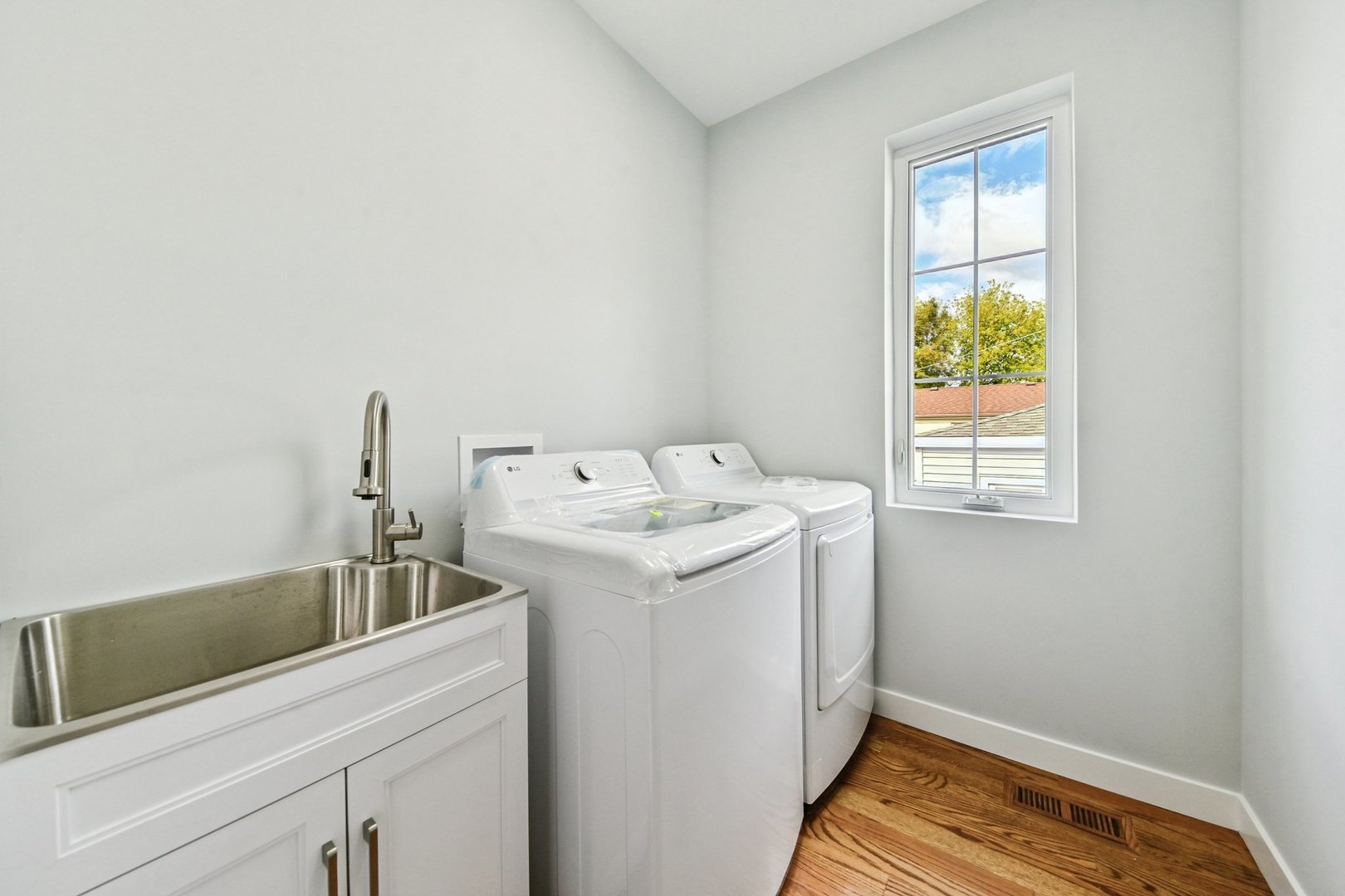 526 N Harvard Avenue, Villa Park, IL 60181