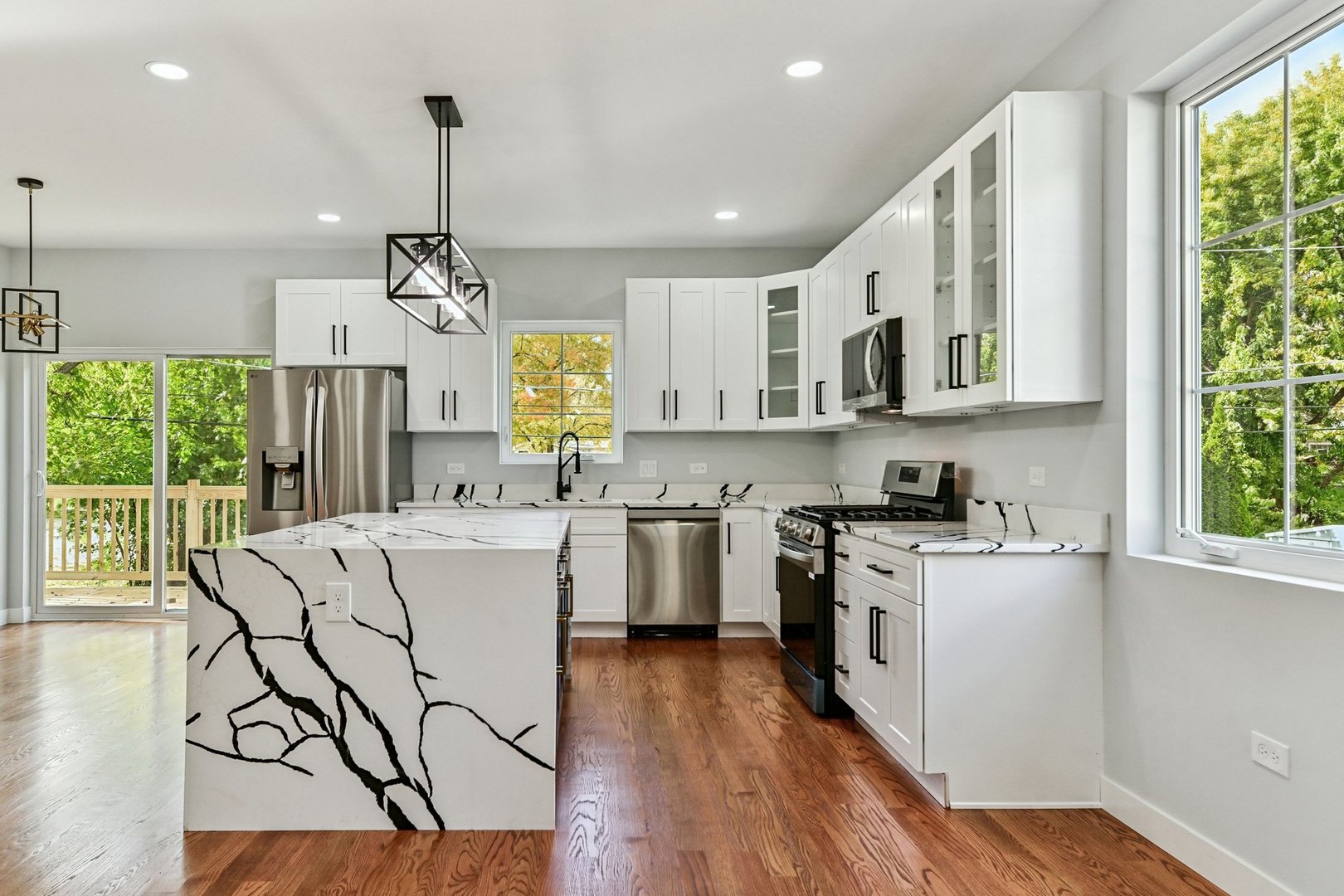 526 N Harvard Avenue, Villa Park, IL 60181