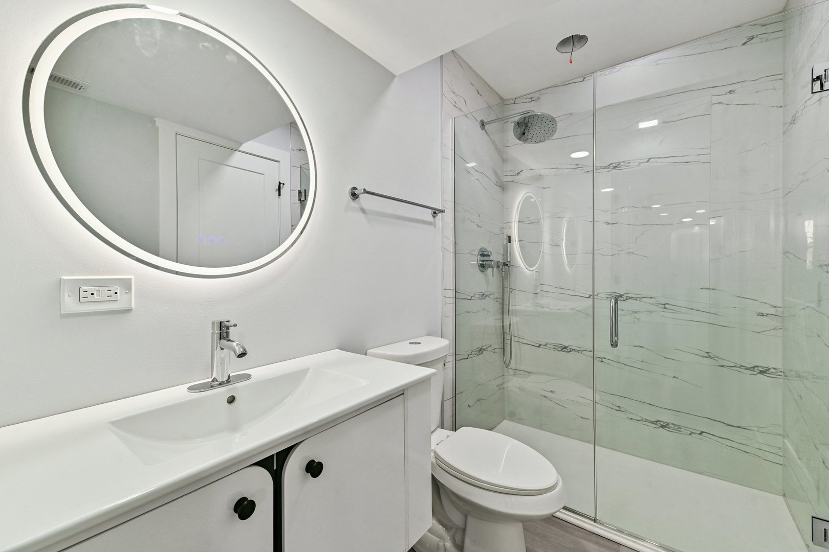 526 N Harvard Avenue, Villa Park, IL 60181