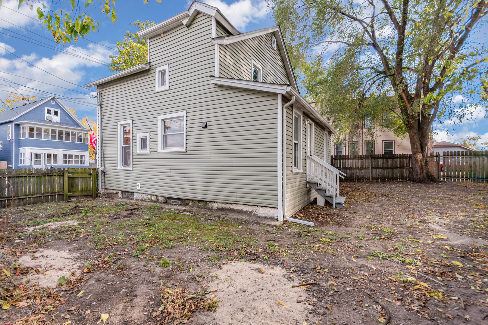 627 Concord Street, Aurora, IL 60505