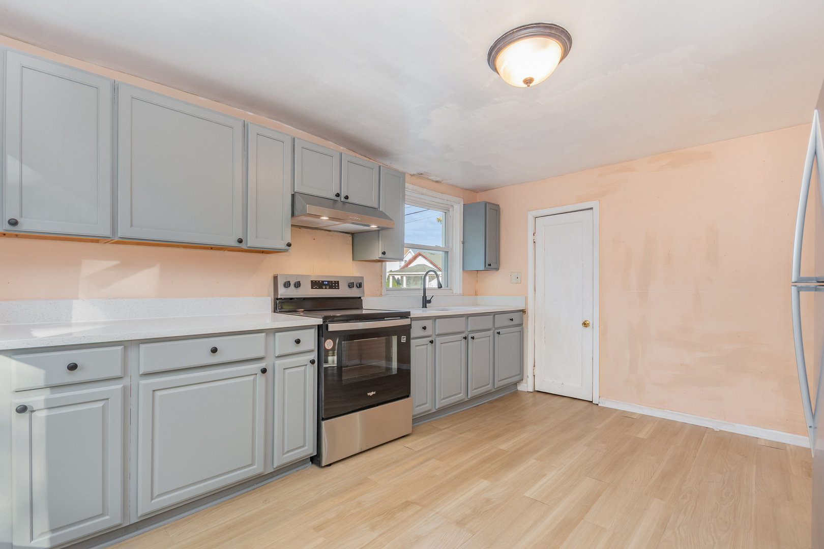 627 Concord Street, Aurora, IL 60505