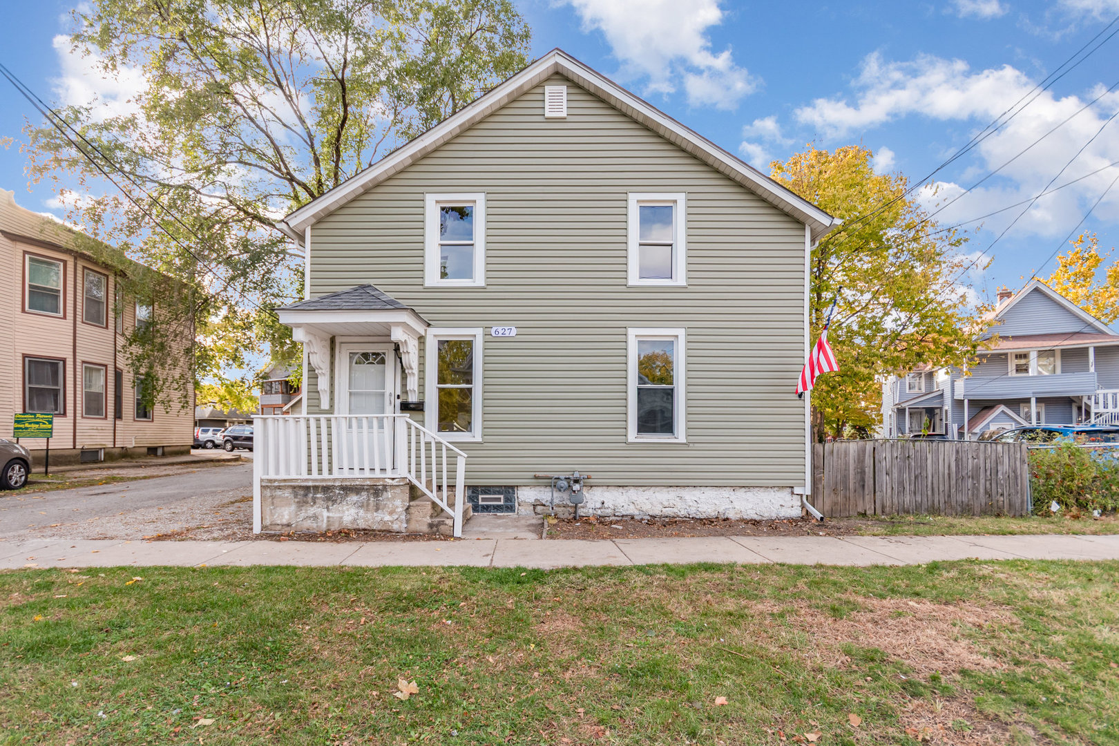 627 Concord Street, Aurora, IL 60505
