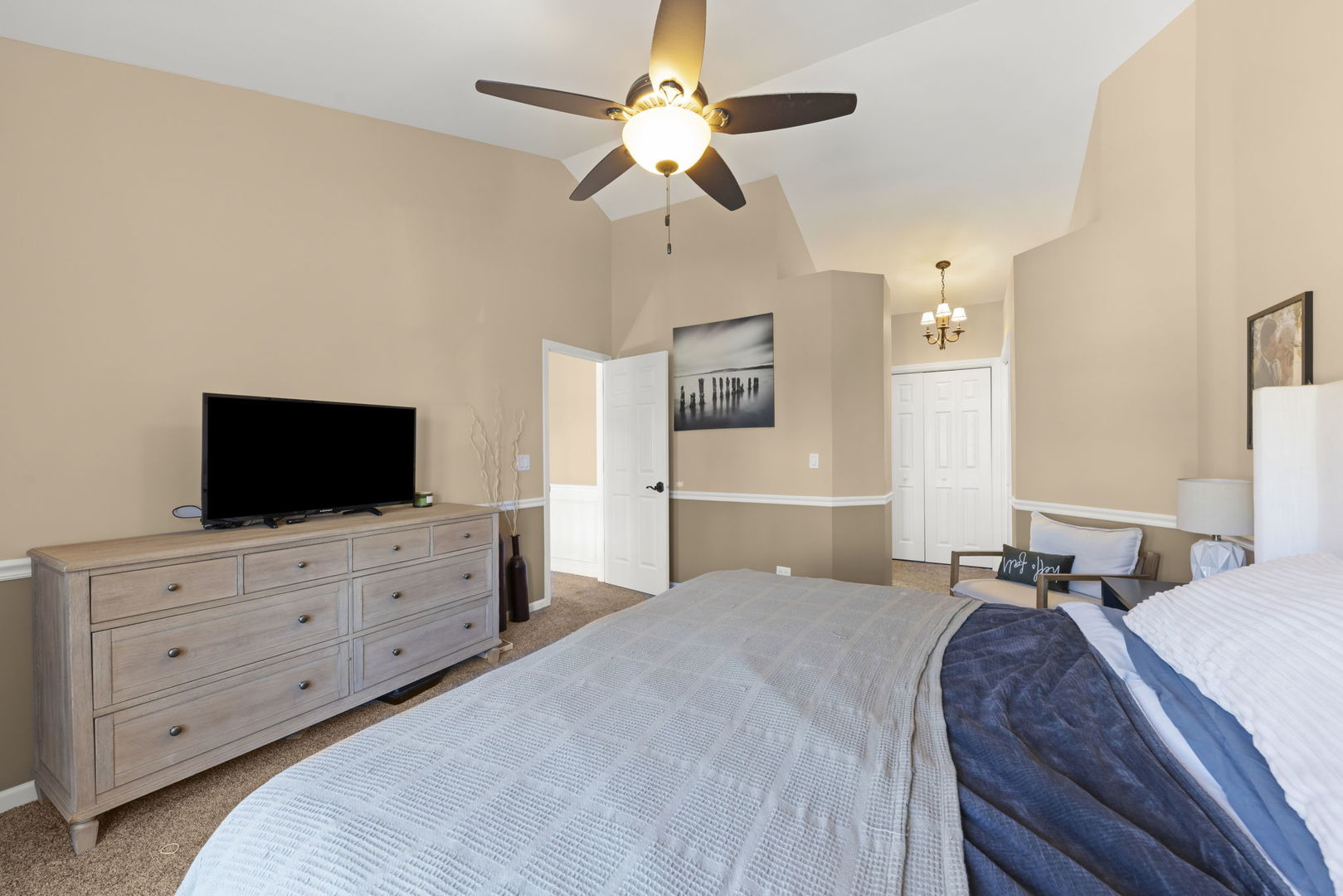 2723 Rosehall Lane, Aurora, IL 60503