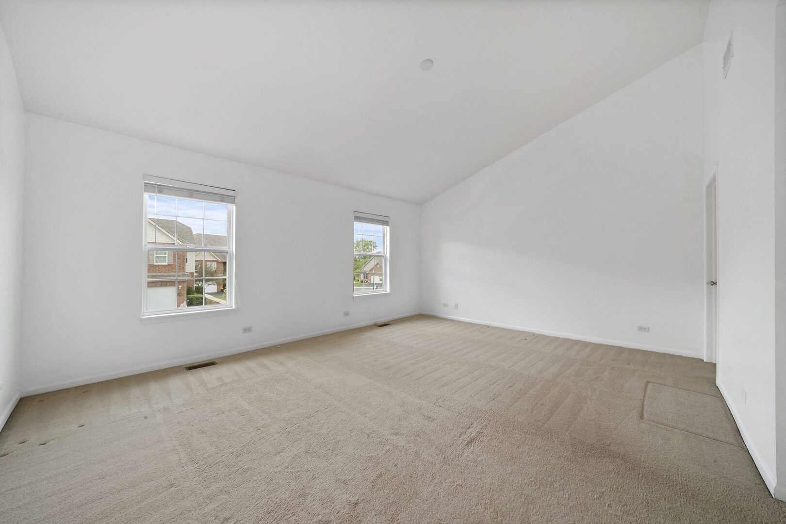 10S429 CARRINGTON Circle, Burr Ridge, IL 60527