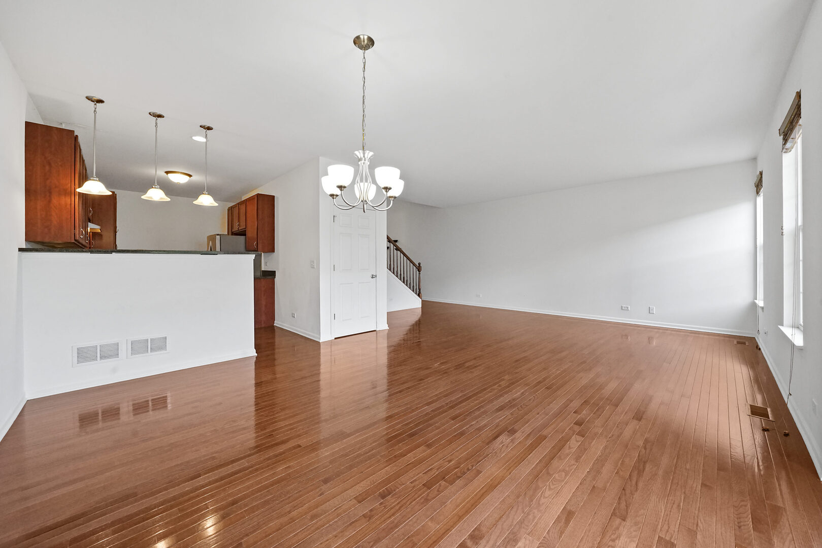 10S429 CARRINGTON Circle, Burr Ridge, IL 60527