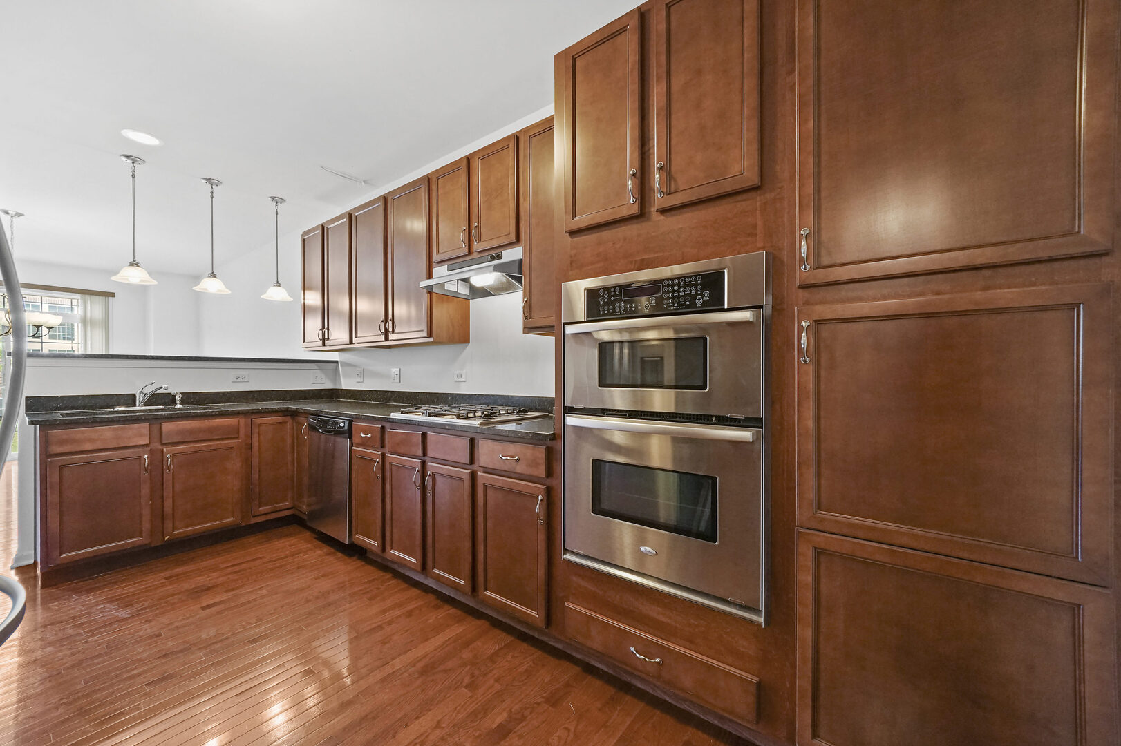 10S429 CARRINGTON Circle, Burr Ridge, IL 60527