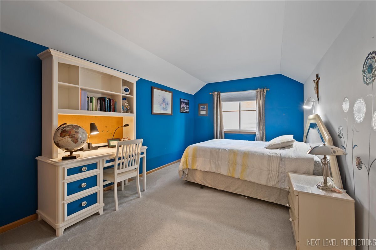 1296 Yellowpine Drive, Aurora, IL 60506