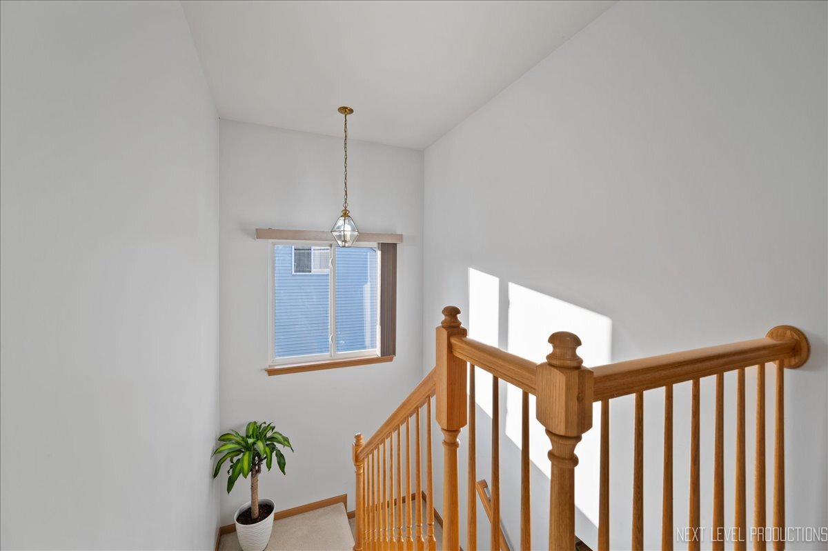 1296 Yellowpine Drive, Aurora, IL 60506