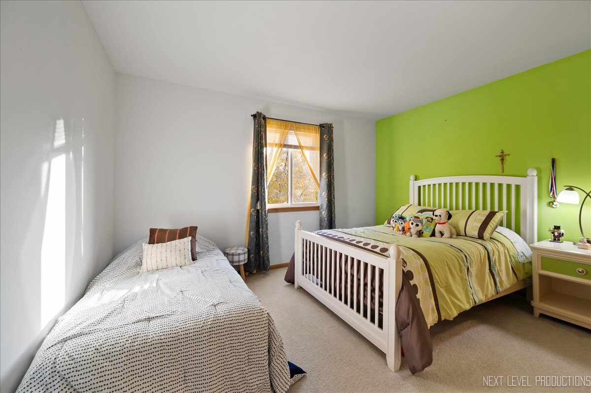 1296 Yellowpine Drive, Aurora, IL 60506