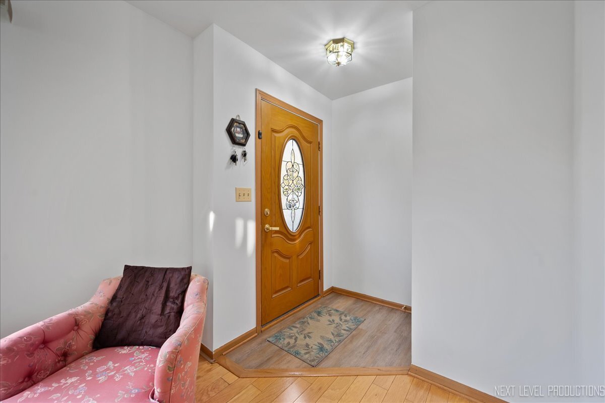 1296 Yellowpine Drive, Aurora, IL 60506