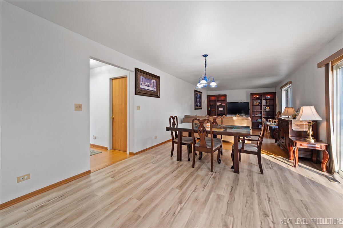 1296 Yellowpine Drive, Aurora, IL 60506