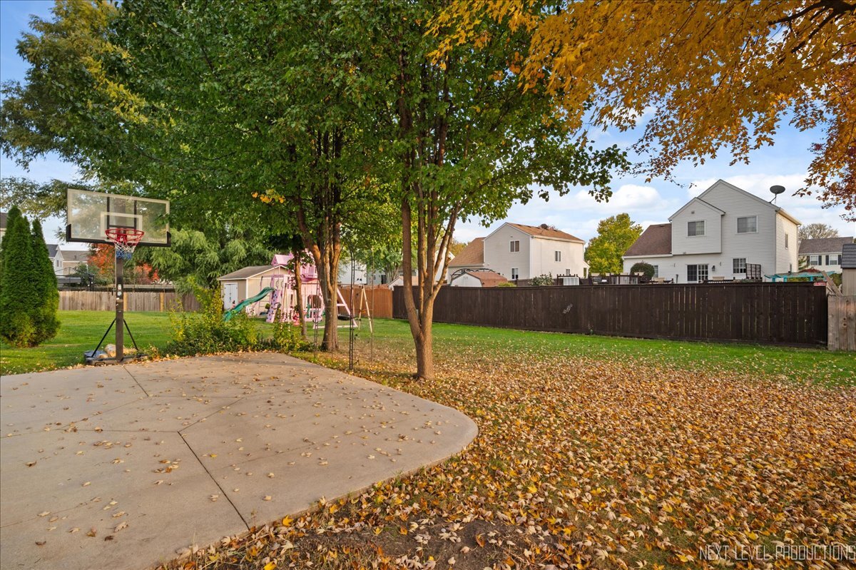 1296 Yellowpine Drive, Aurora, IL 60506