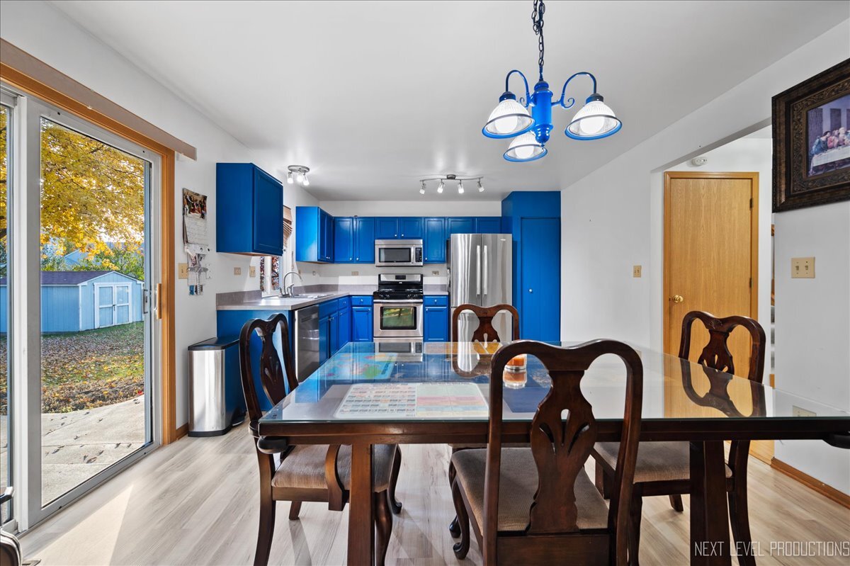 1296 Yellowpine Drive, Aurora, IL 60506