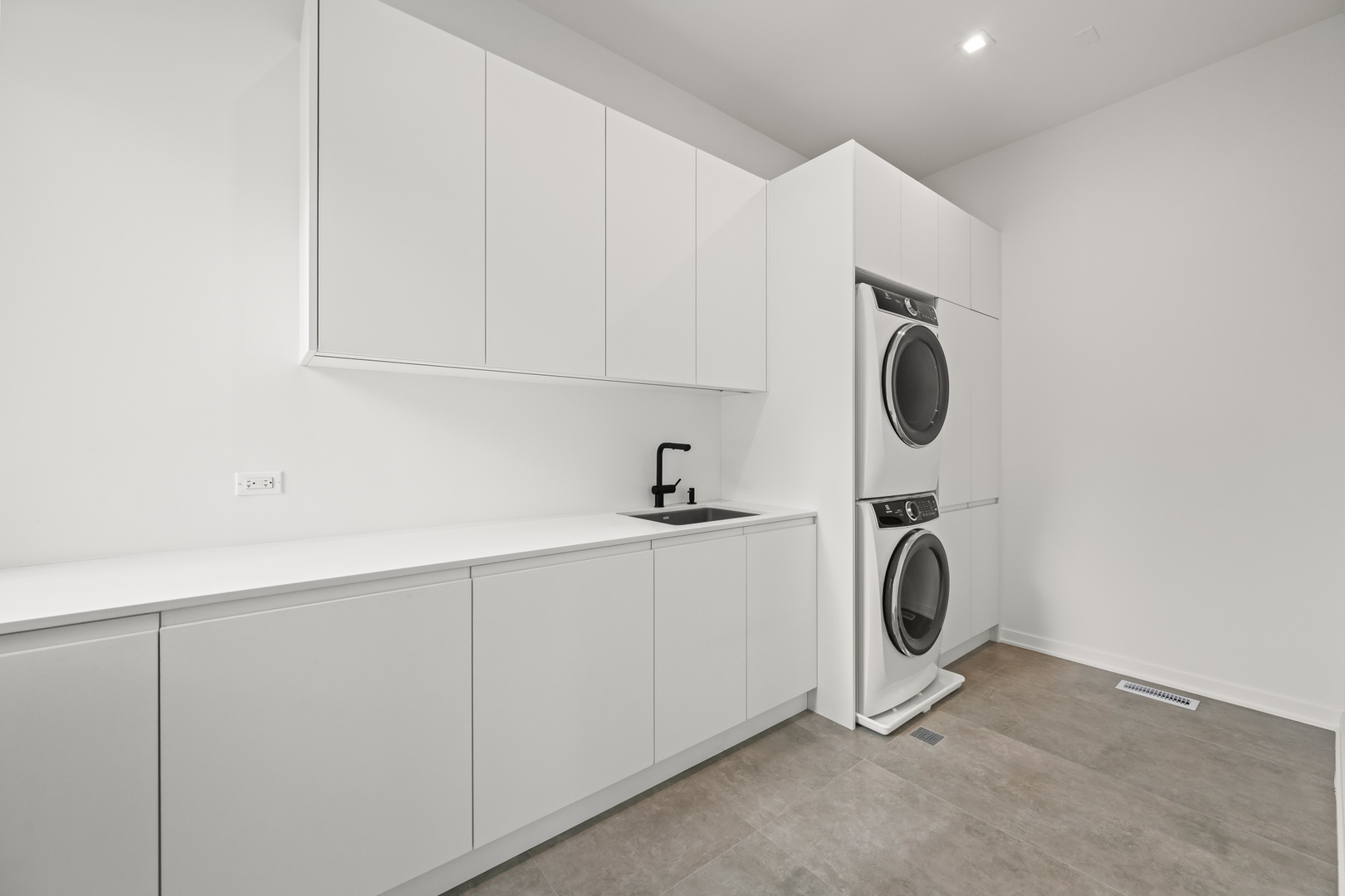 711 Becker Road, Glenview, IL 60025