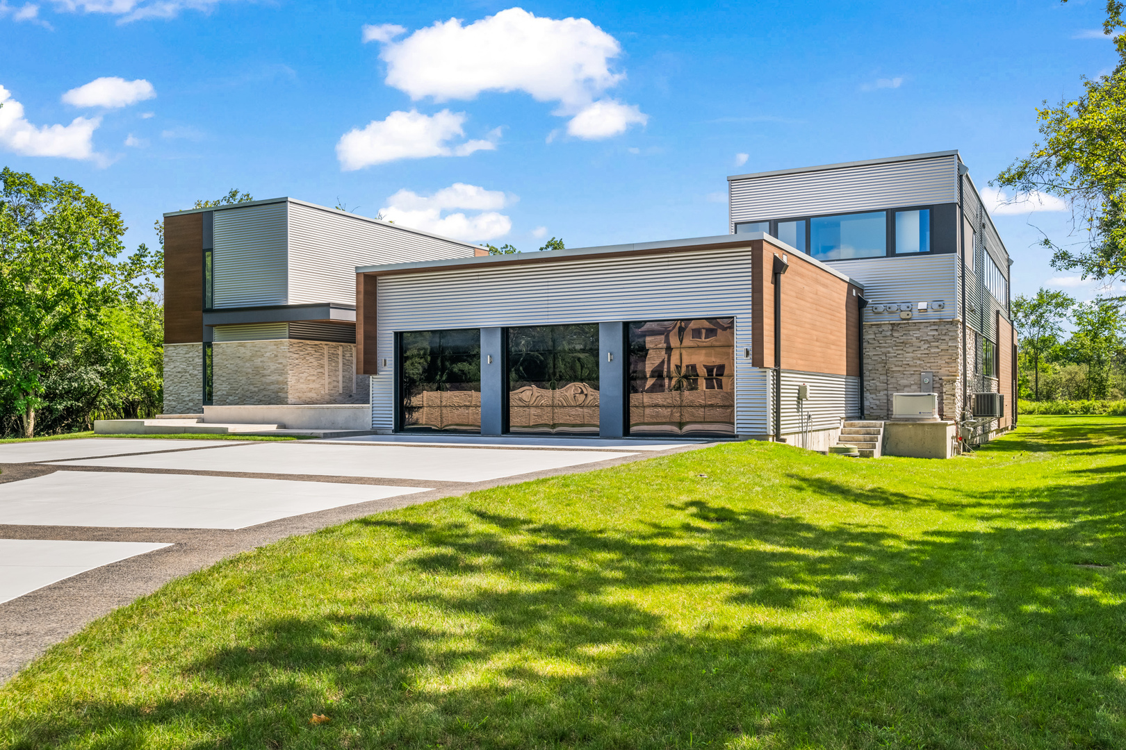 711 Becker Road, Glenview, IL 60025