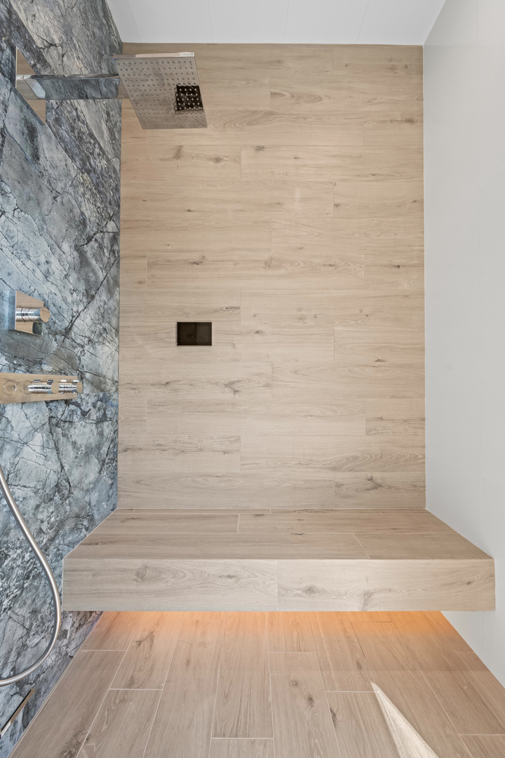 711 Becker Road, Glenview, IL 60025