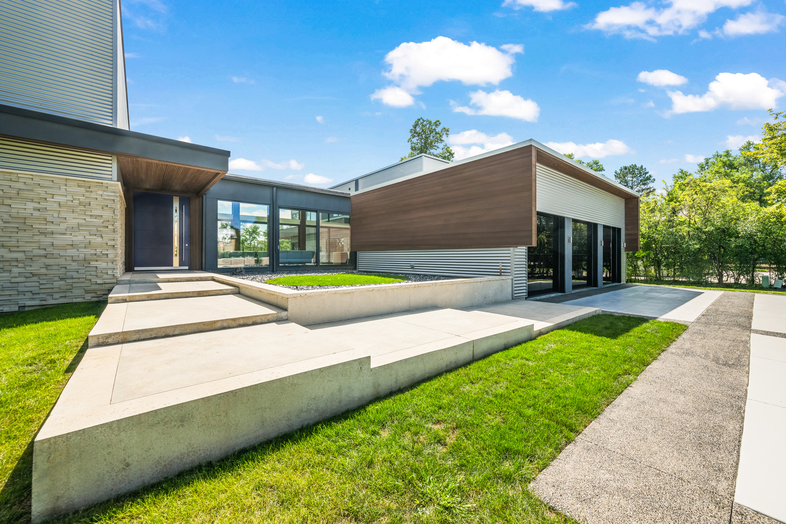 711 Becker Road, Glenview, IL 60025