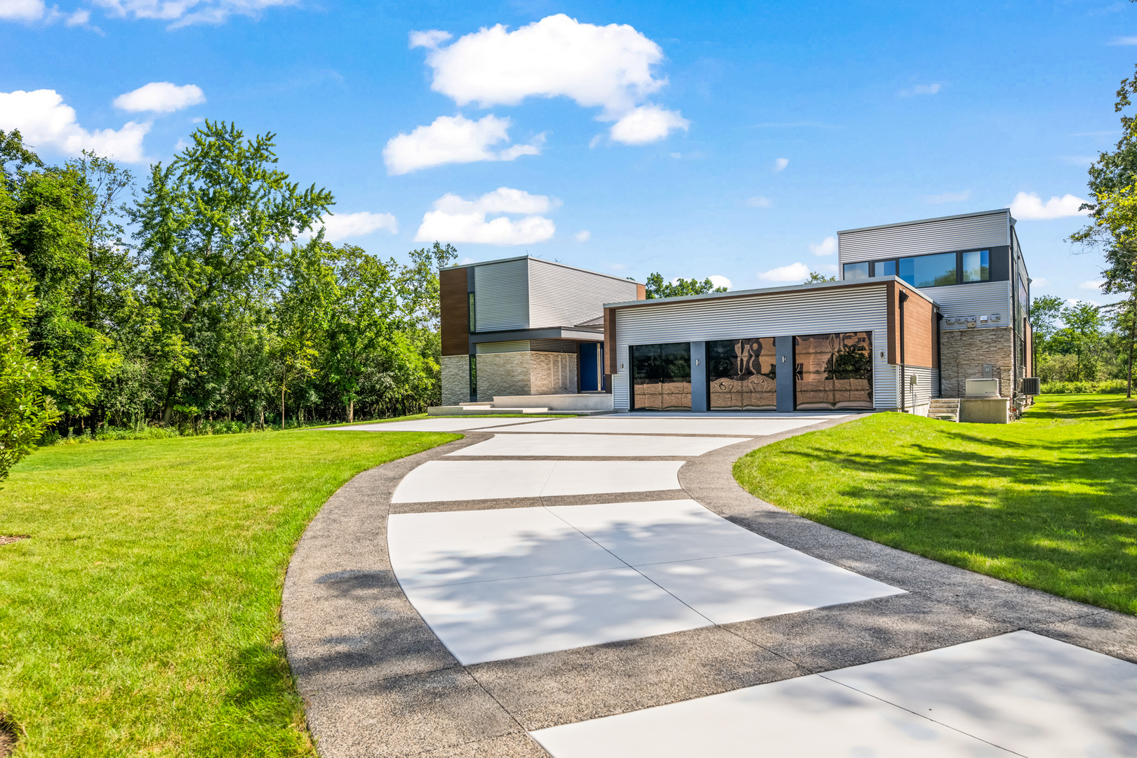 711 Becker Road, Glenview, IL 60025