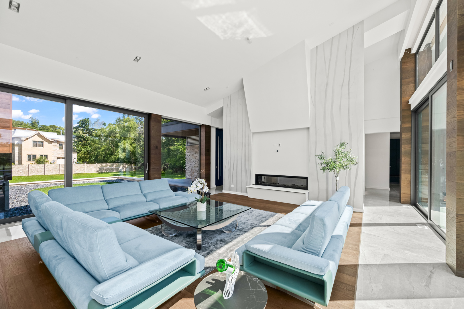 711 Becker Road, Glenview, IL 60025