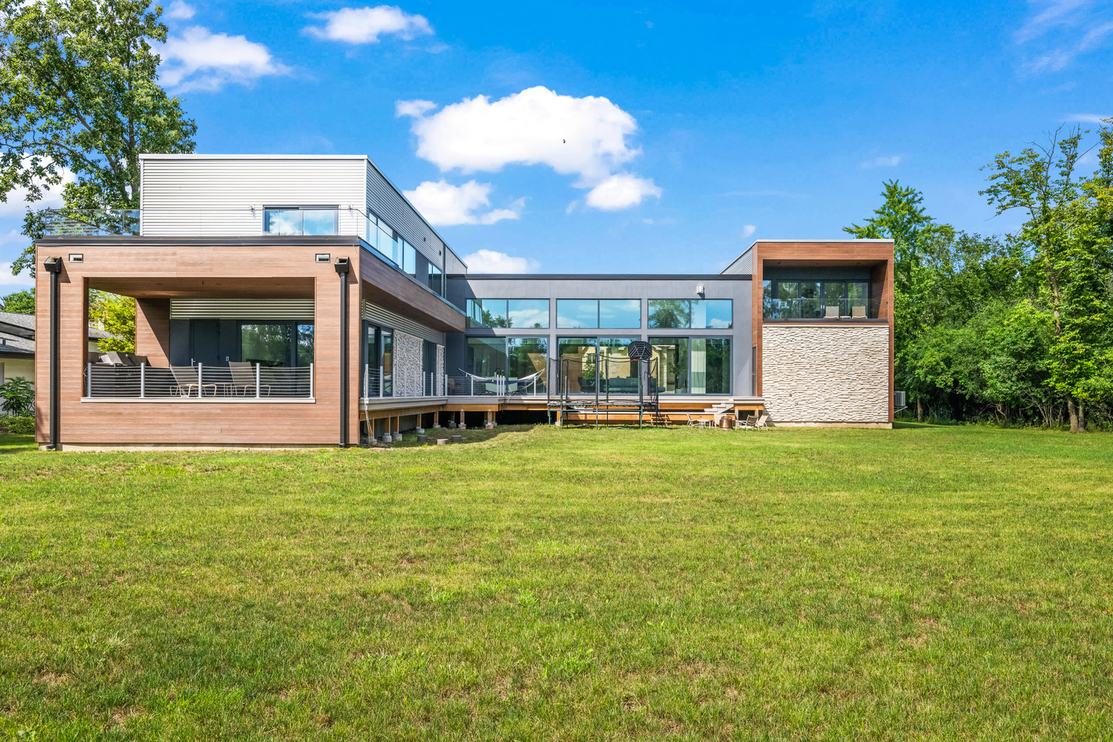 711 Becker Road, Glenview, IL 60025