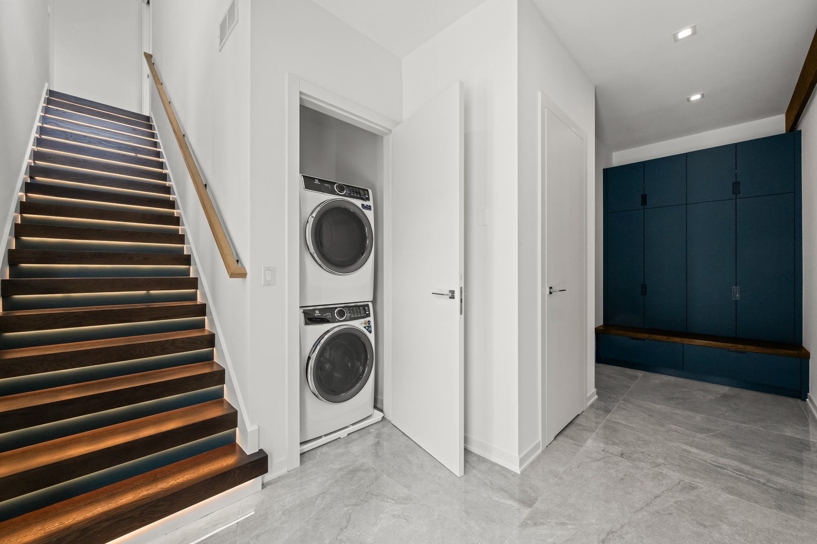 711 Becker Road, Glenview, IL 60025