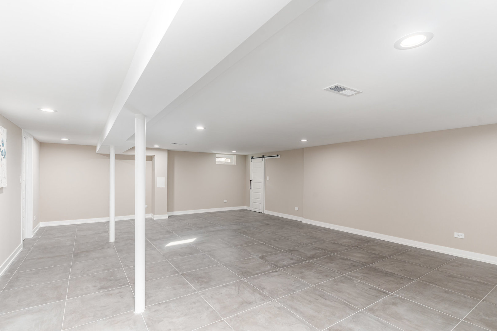 633 S Monterey Avenue, Villa Park, IL 60181