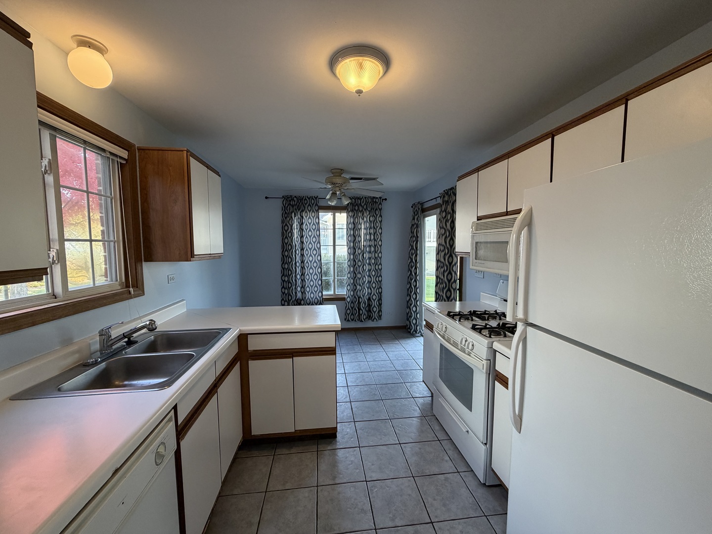 311 Sheffield Court #1, Roselle, IL 60172