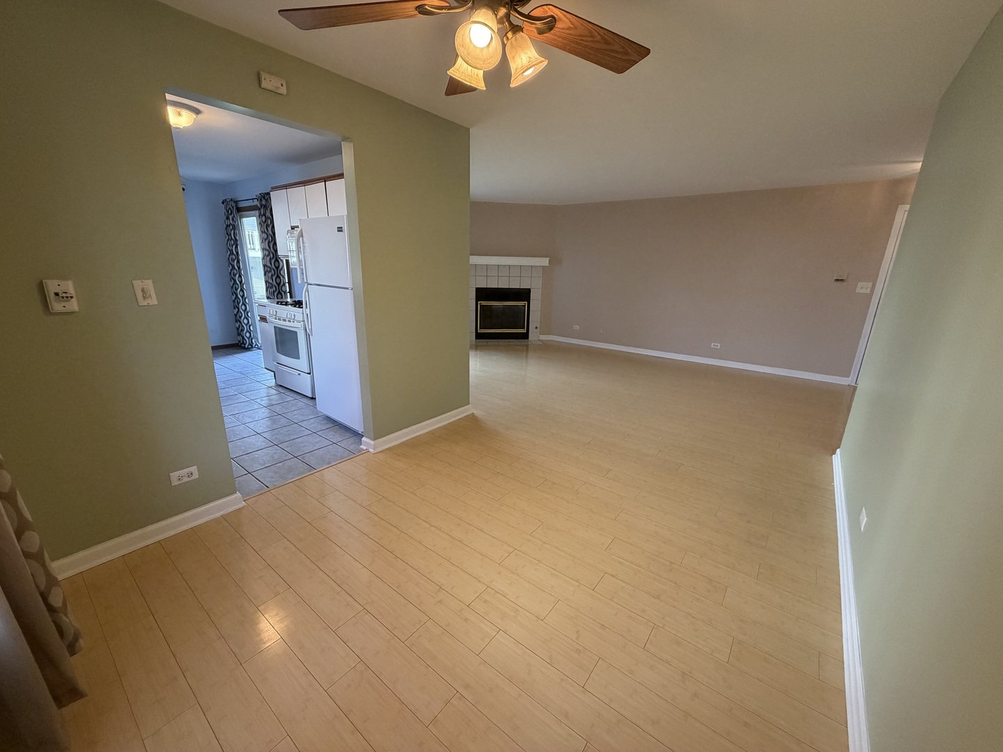 311 Sheffield Court #1, Roselle, IL 60172