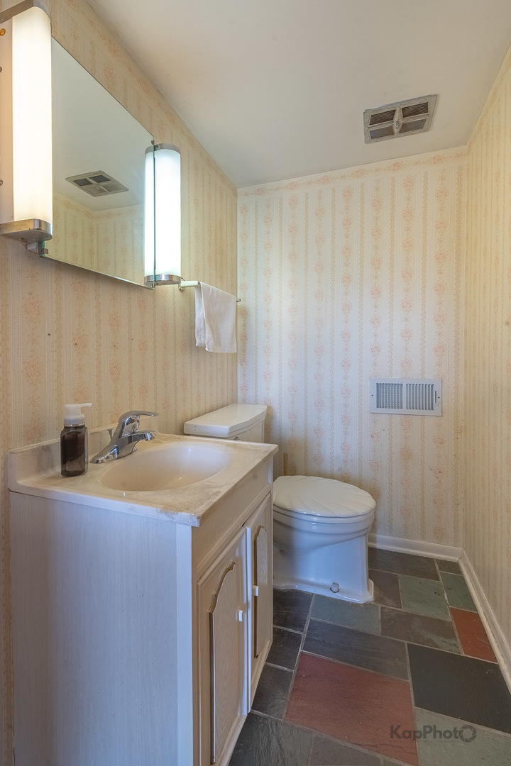 2740 Norma Court, Glenview, IL 60025