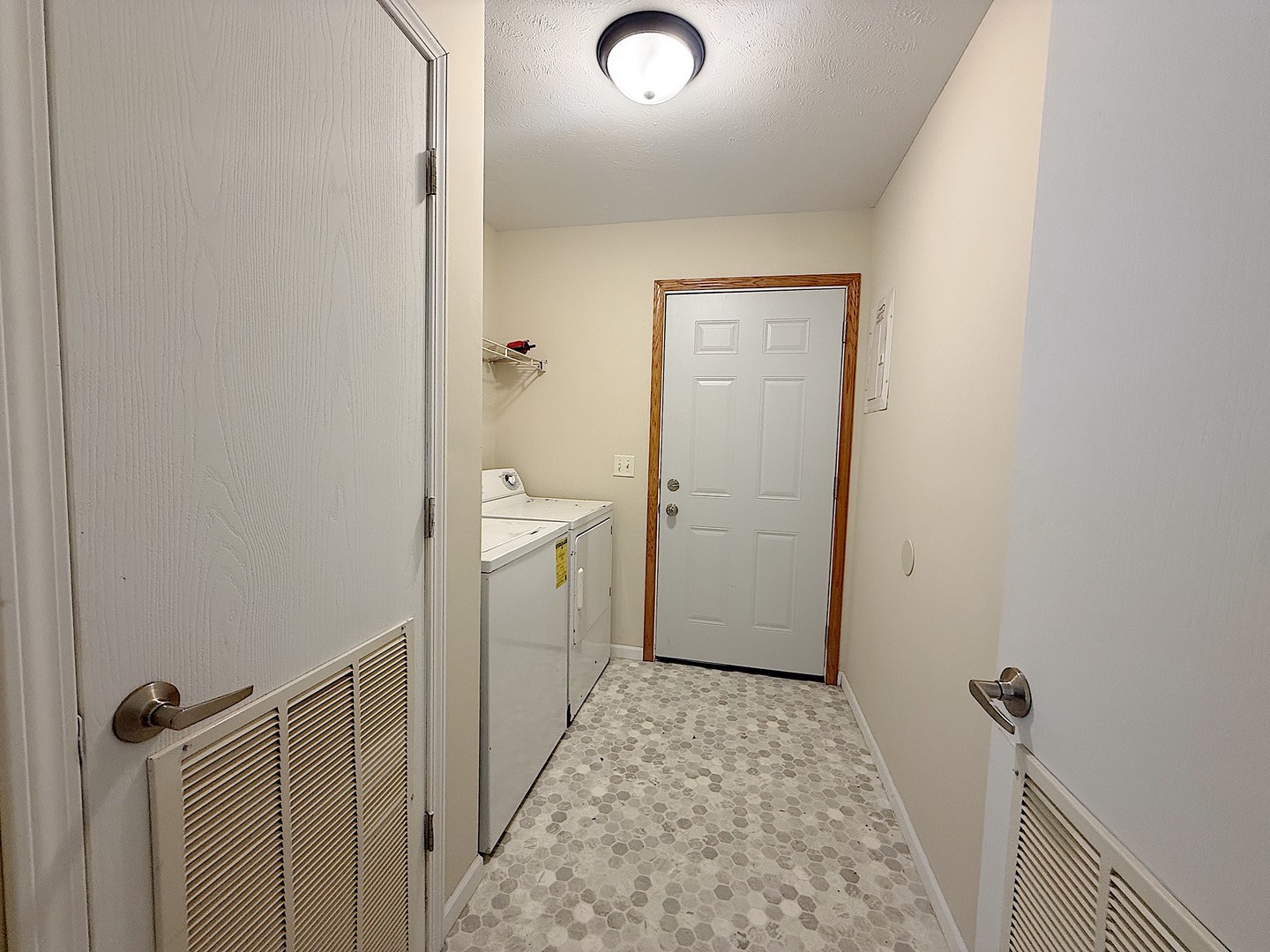 45 Candlelight Drive, Sauk Village, IL 60411