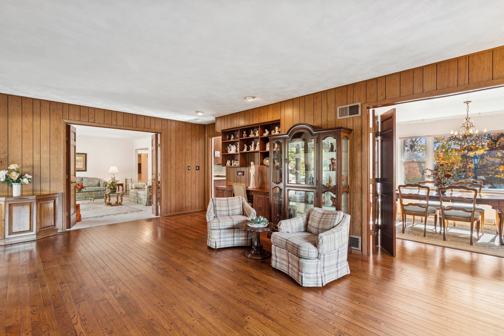 23W134 Mulberry Lane, Glen Ellyn, IL 60137