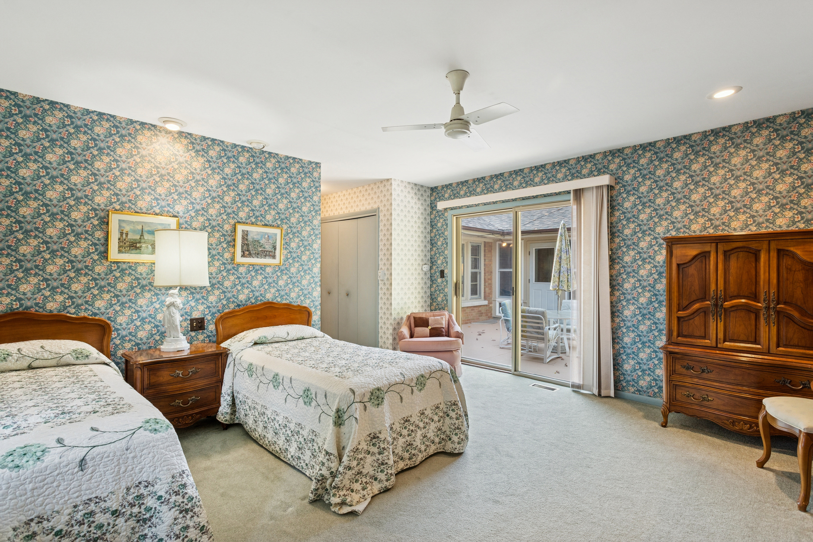 23W134 Mulberry Lane, Glen Ellyn, IL 60137