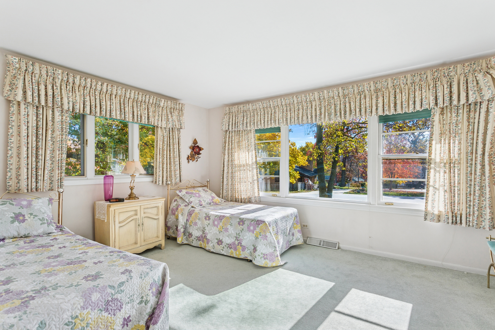 23W134 Mulberry Lane, Glen Ellyn, IL 60137