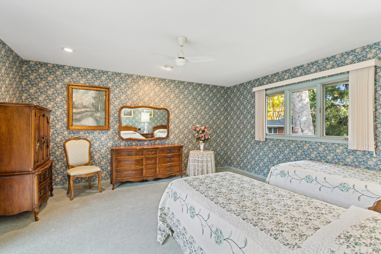 23W134 Mulberry Lane, Glen Ellyn, IL 60137