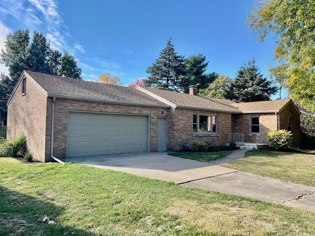 1011 Monroe Drive, Bloomington, IL 61701