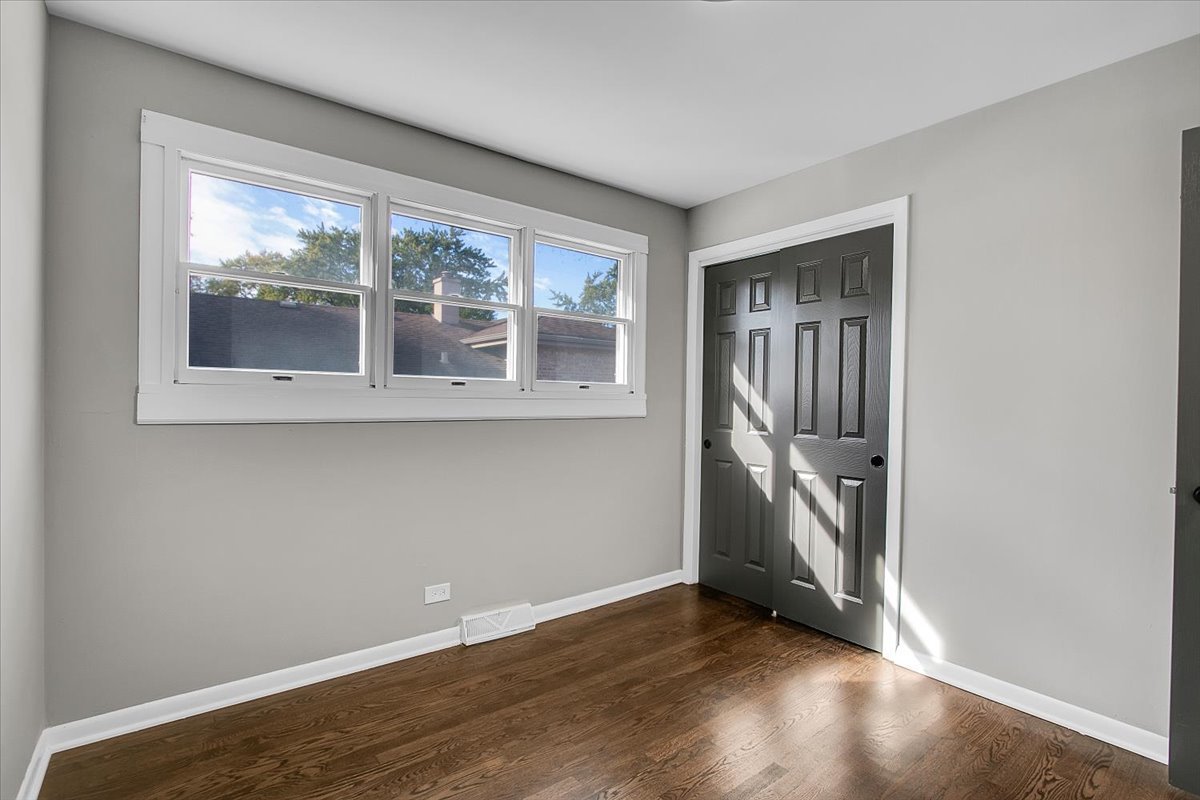 329 E Jefferson Street, Bensenville, IL 60106