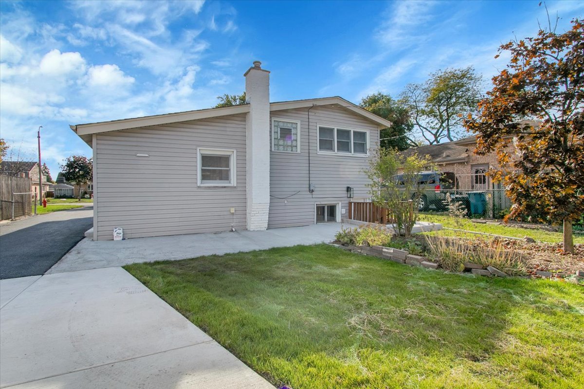 329 E Jefferson Street, Bensenville, IL 60106