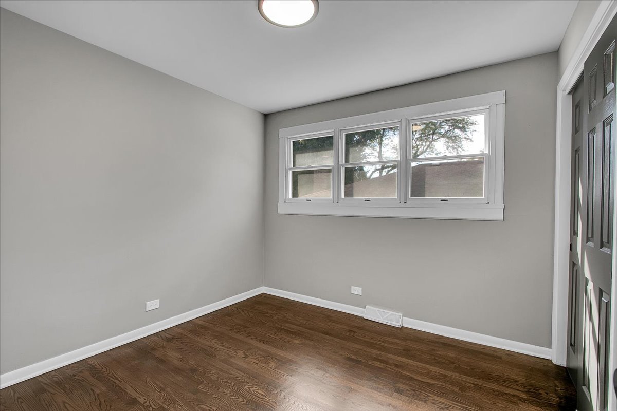 329 E Jefferson Street, Bensenville, IL 60106