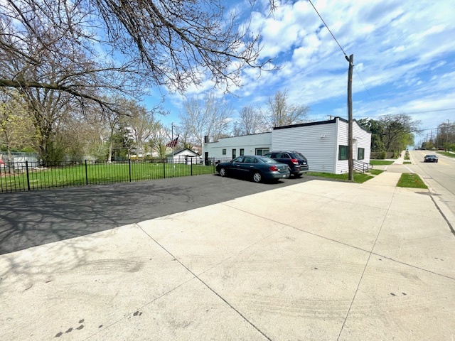 302 W Naperville Road, Westmont, IL 60559