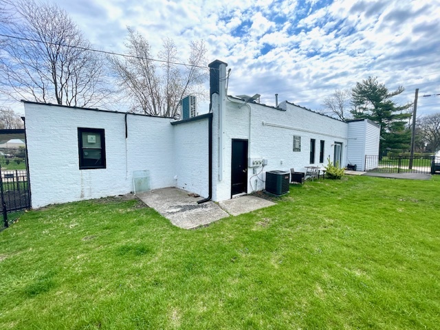 302 W Naperville Road, Westmont, IL 60559