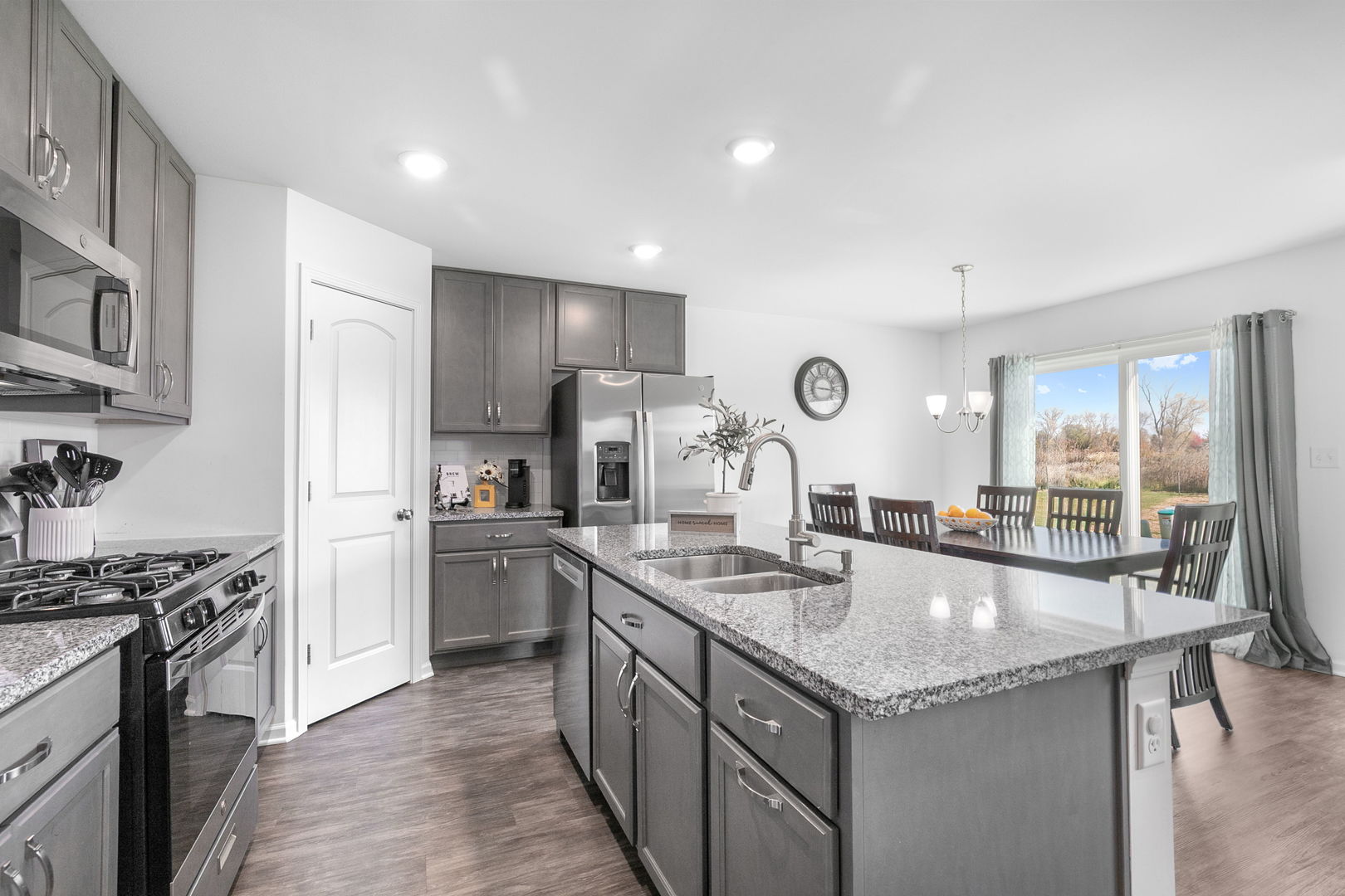 32070 Savannah Drive, Lakemoor, IL 60051