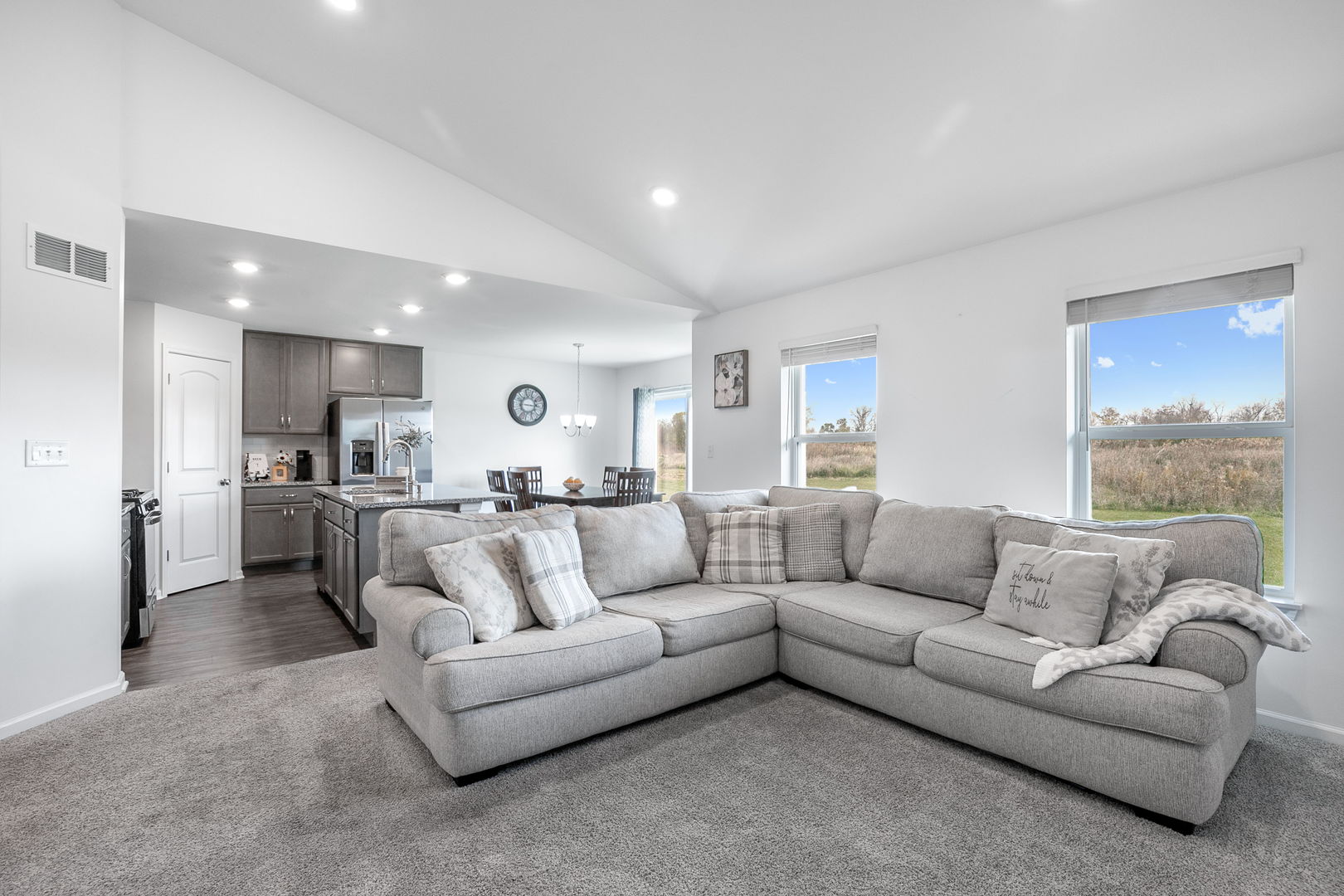 32070 Savannah Drive, Lakemoor, IL 60051