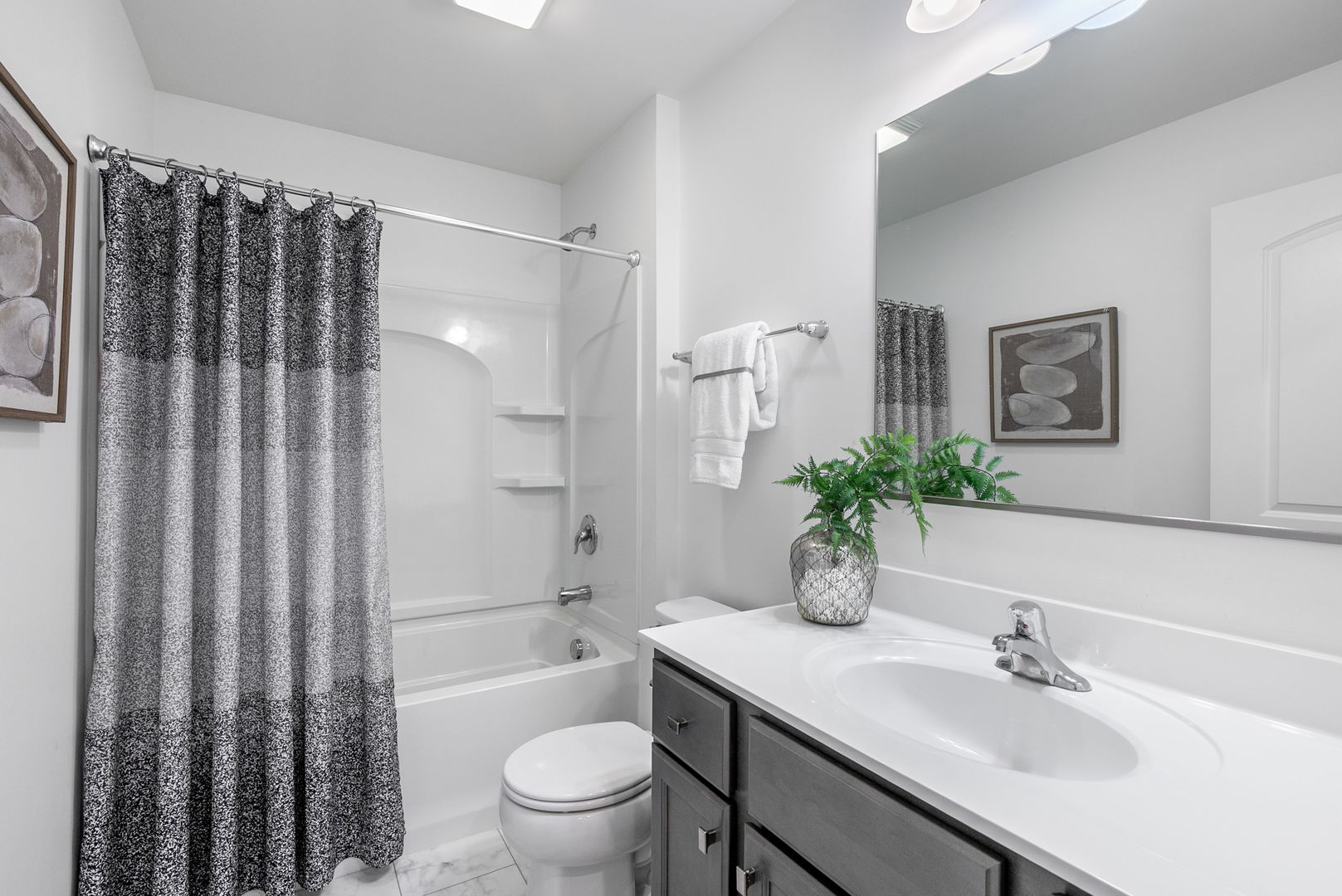 32070 Savannah Drive, Lakemoor, IL 60051